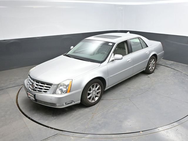 Used 2010 Cadillac DTS Luxury FWD image 32