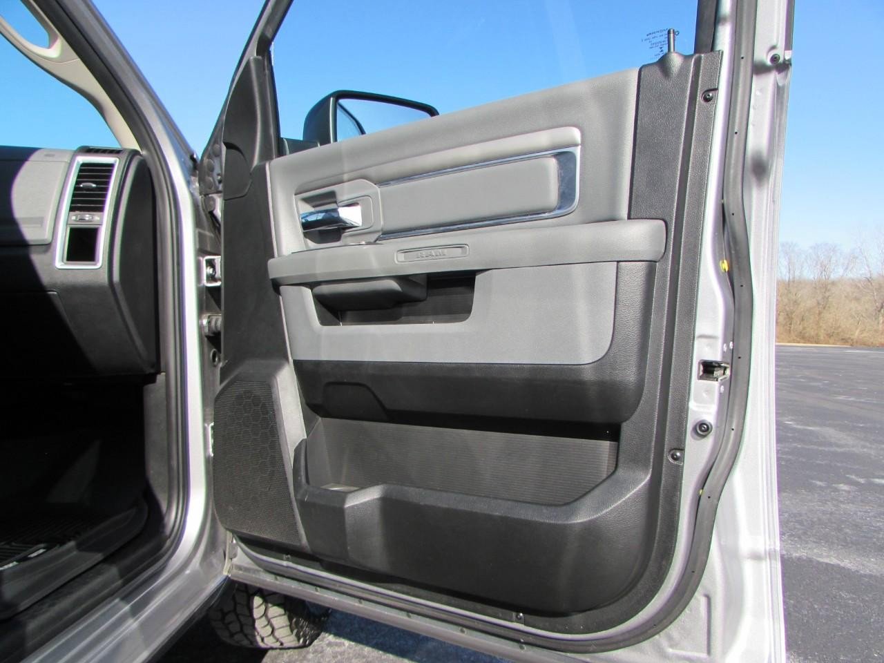 Used 2019 RAM 1500 Classic SLT image 18