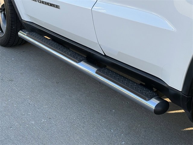 Used 2017 Jeep Grand Cherokee Limited image 8