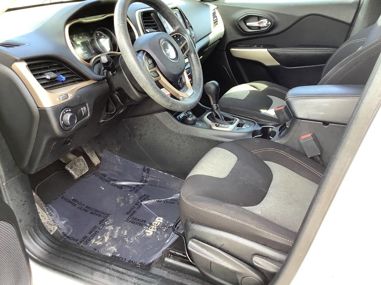 Used 2017 Jeep Cherokee Sport w/ Trailer Tow Group image 28