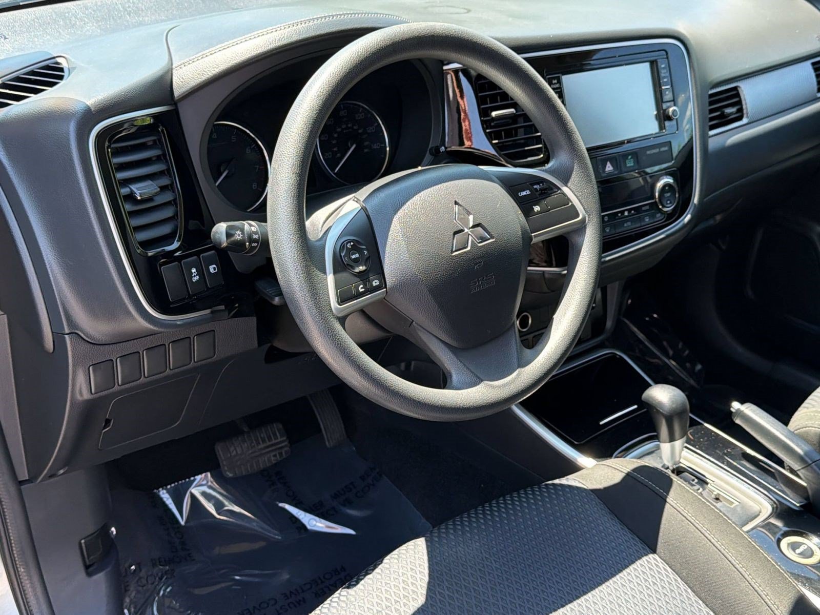 Used 2018 Mitsubishi Outlander ES AWD/4WD image 4