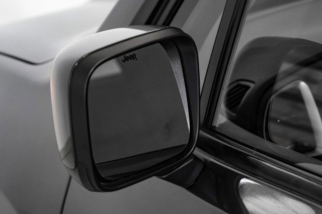 Used 2019 Jeep Renegade Latitude w/ Popular Equipment Group image 35