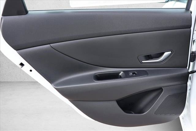 New 2026 Hyundai Elantra SE FWD image 21