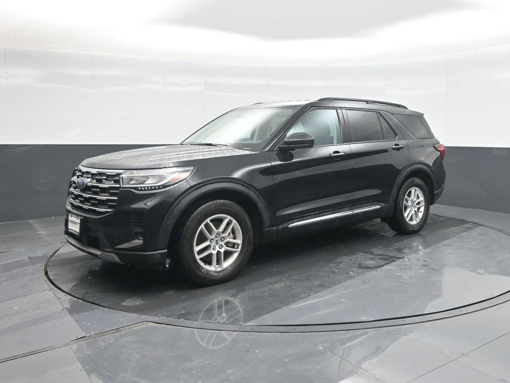 Used 2025 Ford Explorer Active image 1