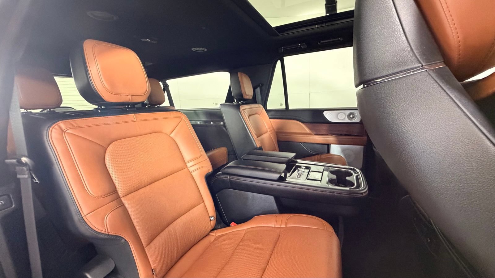 Used 2021 Lincoln Navigator L Reserve AWD/4WD image 21