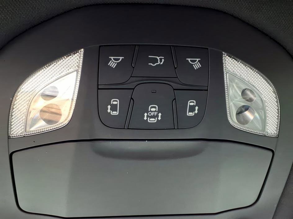 Used 2025 Chrysler Pacifica Limited FWD image 21