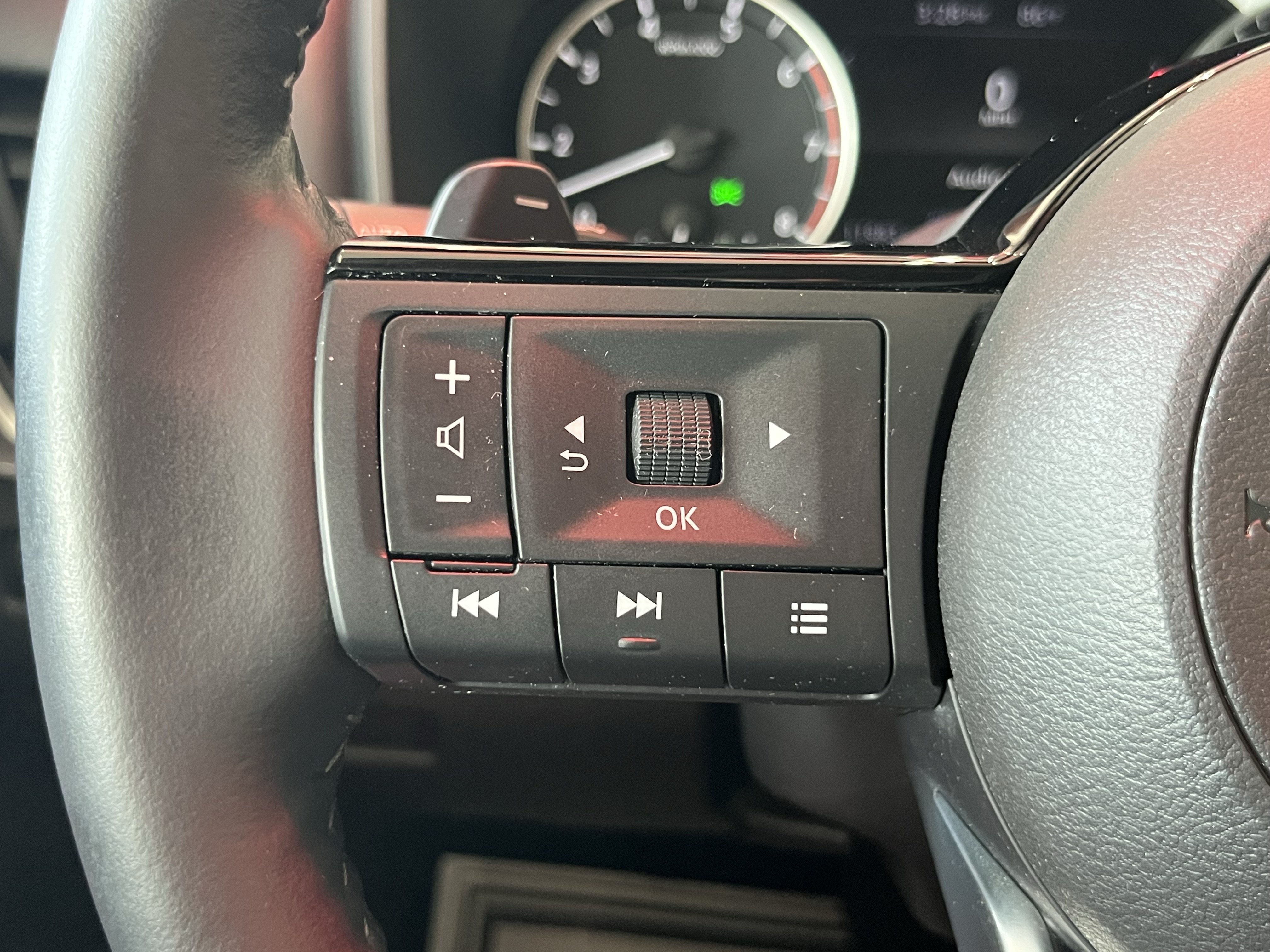 Used 2023 Nissan Rogue SV w/ SV Premium B Package AWD/4WD image 25