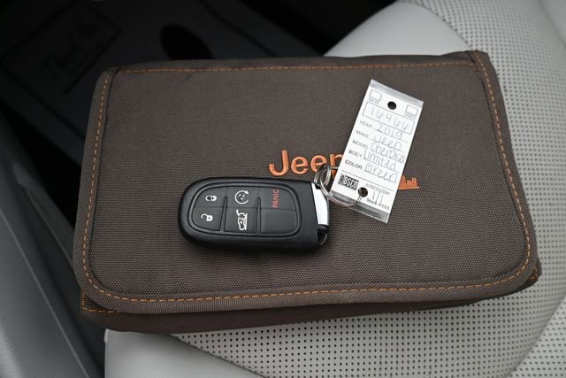 Used 2019 Jeep Cherokee Limited AWD/4WD image 47