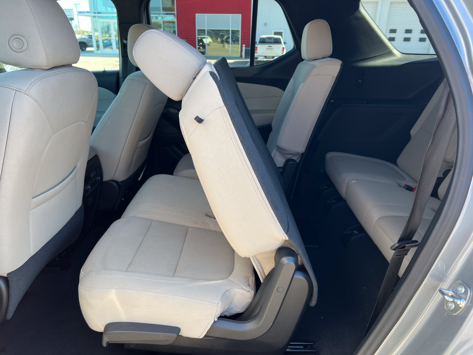 Used 2024 Chevrolet Traverse LS w/ Safety Package FWD image 8