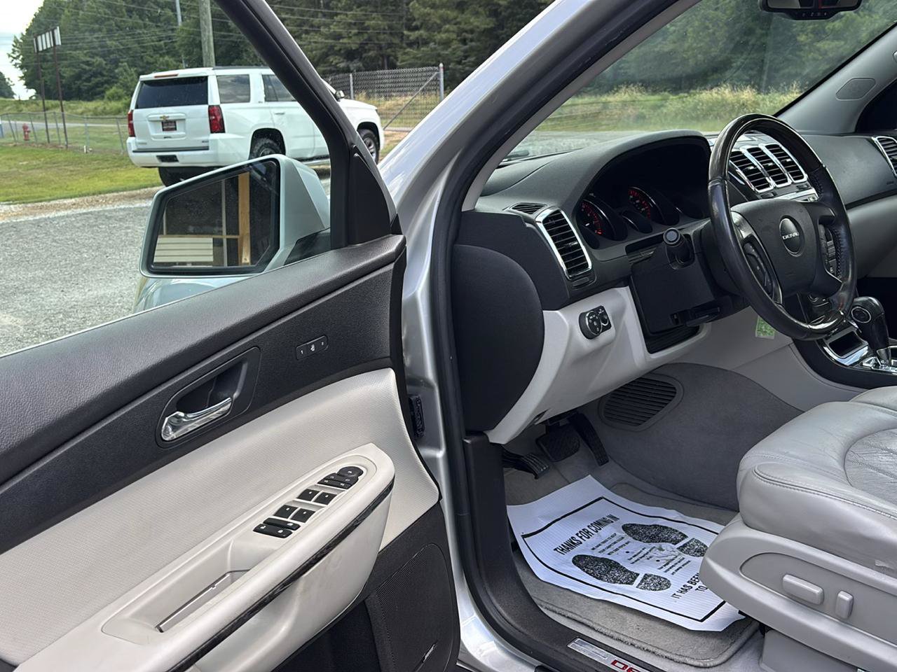 Used 2011 GMC Acadia Denali FWD image 10