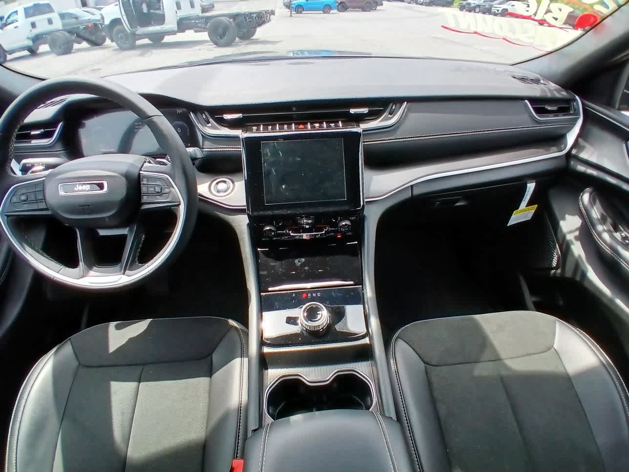 New 2025 Jeep Grand Cherokee L Laredo AWD/4WD image 18