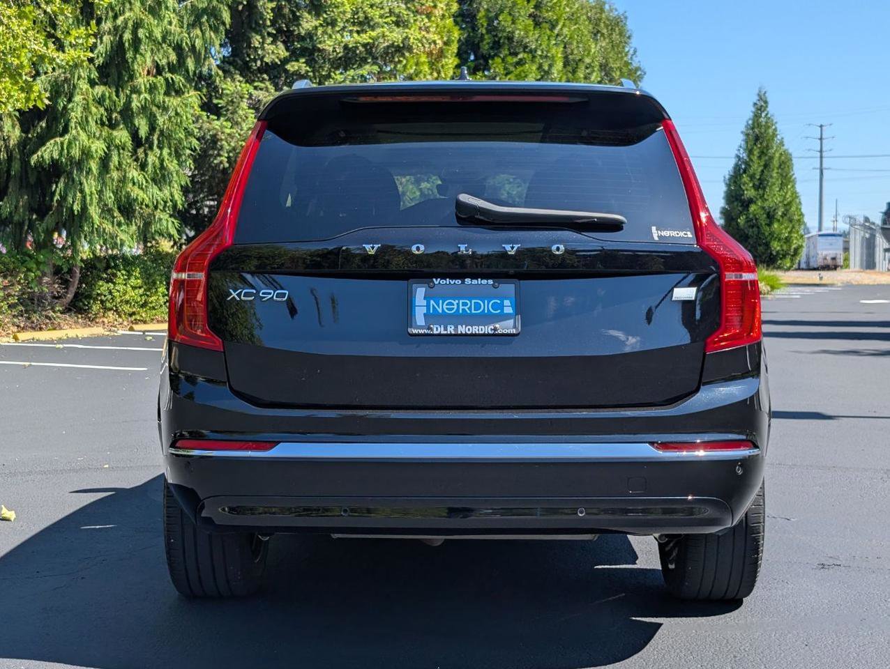 Used 2023 Volvo XC90 T8 Plus AWD/4WD image 6