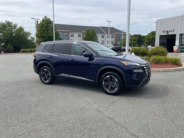Used 2026 Nissan Rogue SV AWD/4WD image 3
