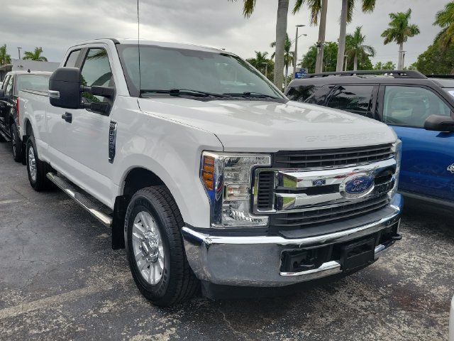 Used 2018 Ford F250 XL w/ STX Appearance Package RWD image 2