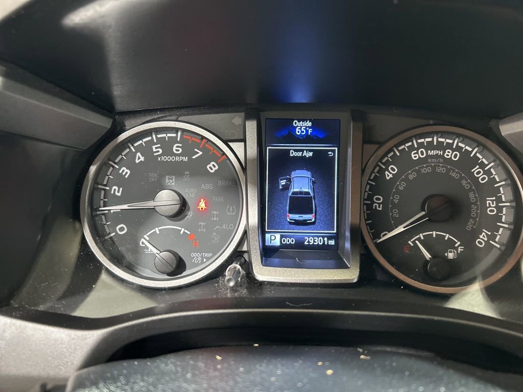 Used 2022 Toyota Tacoma TRD Off-Road image 25