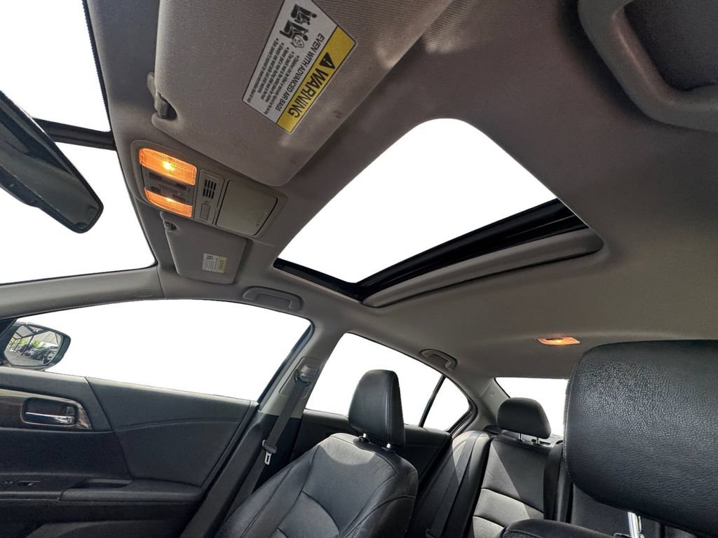 Used 2017 Honda Accord EX-L image 11