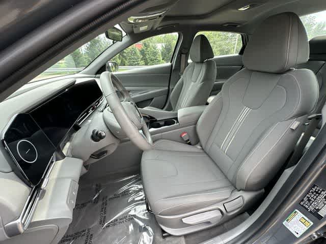 Used 2024 Hyundai Elantra SEL w/ Convenience Package FWD image 18