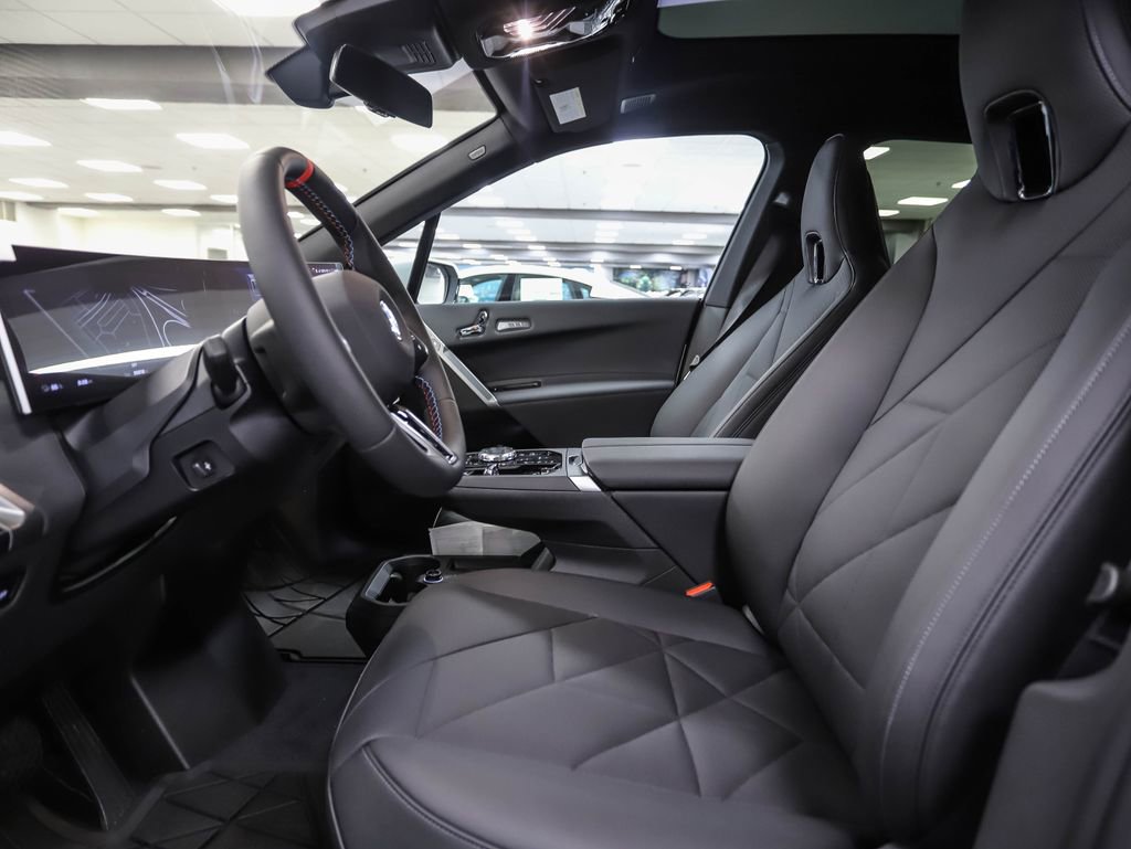 Used 2025 BMW iX M60 w/ Luxury Package image 11