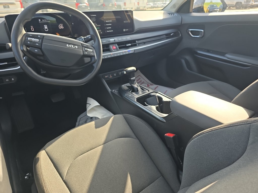 Used 2025 Kia K4 FWD image 9