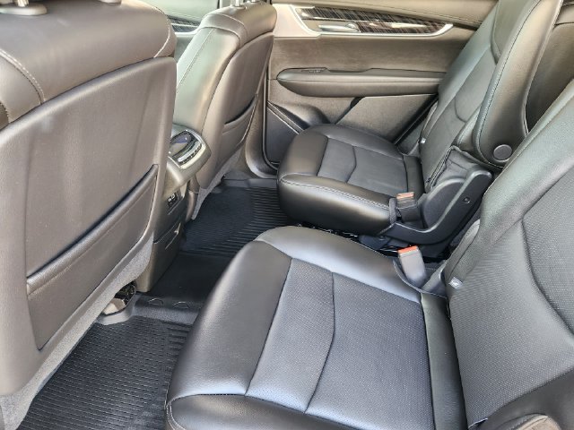 Used 2025 Cadillac XT6 Premium Luxury w/ Technology Package FWD image 32