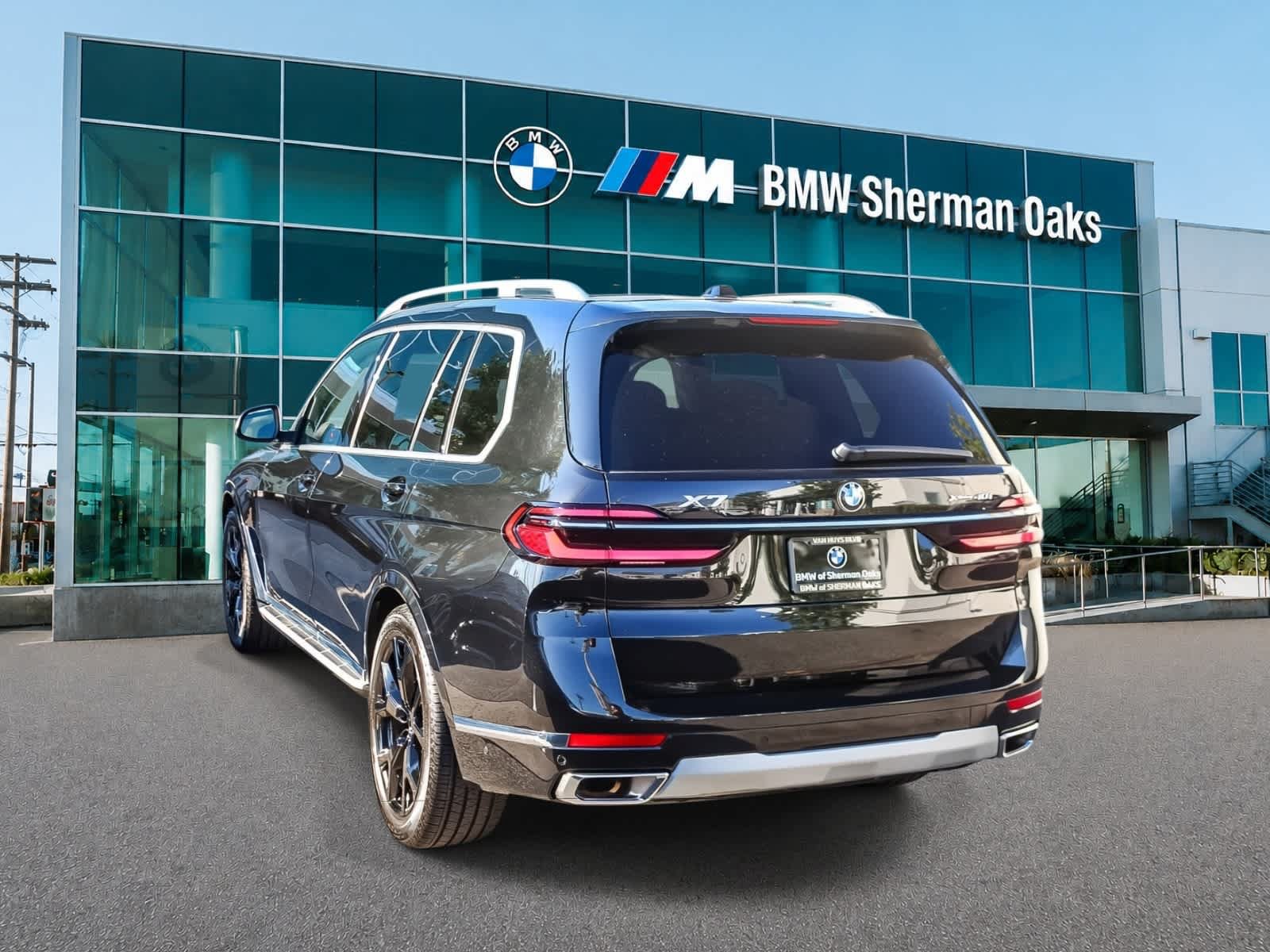 Used 2027 BMW X7 xDrive40i AWD/4WD image 12
