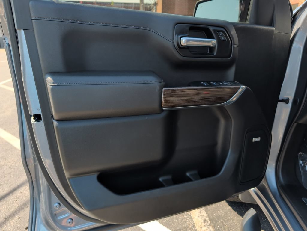 Used 2022 Chevrolet Silverado 1500 LT Trail Boss w/ LT Trail Boss Premium Package AWD/4WD image 16