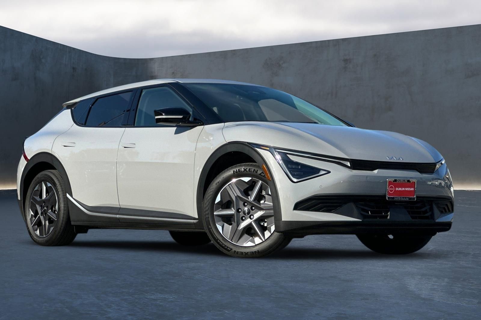 Used 2025 Kia EV6 Light image 2