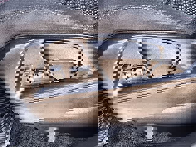 Used 2017 Chevrolet Equinox LS image 30