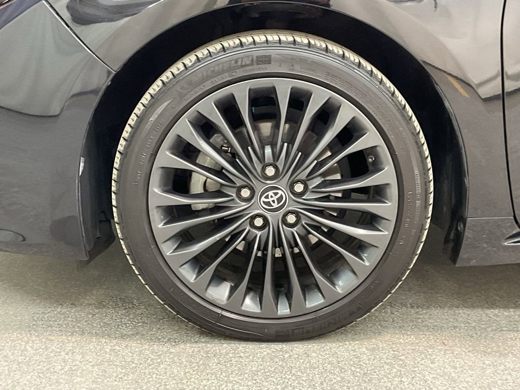 Used 2018 Toyota Avalon Touring image 29