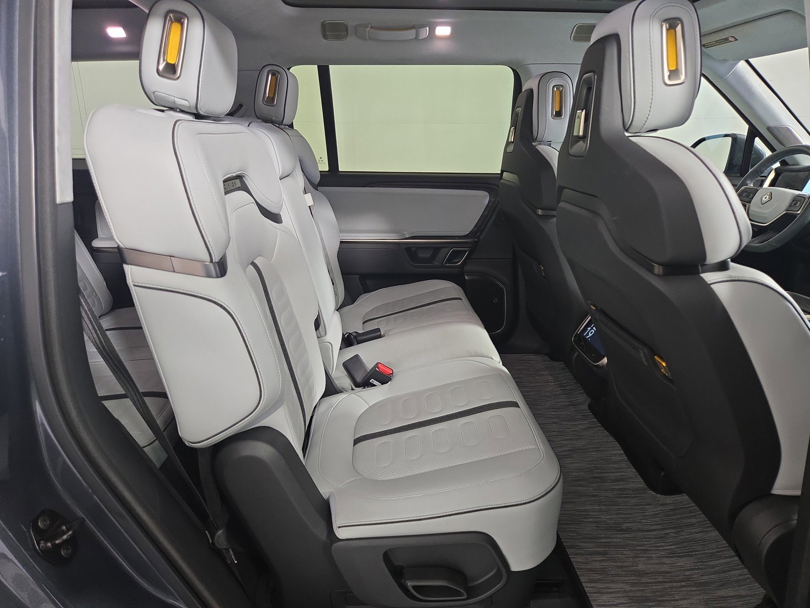 Used 2023 Rivian R1S Adventure AWD/4WD image 23