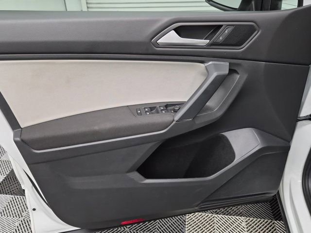Used 2019 Volkswagen Tiguan S image 17