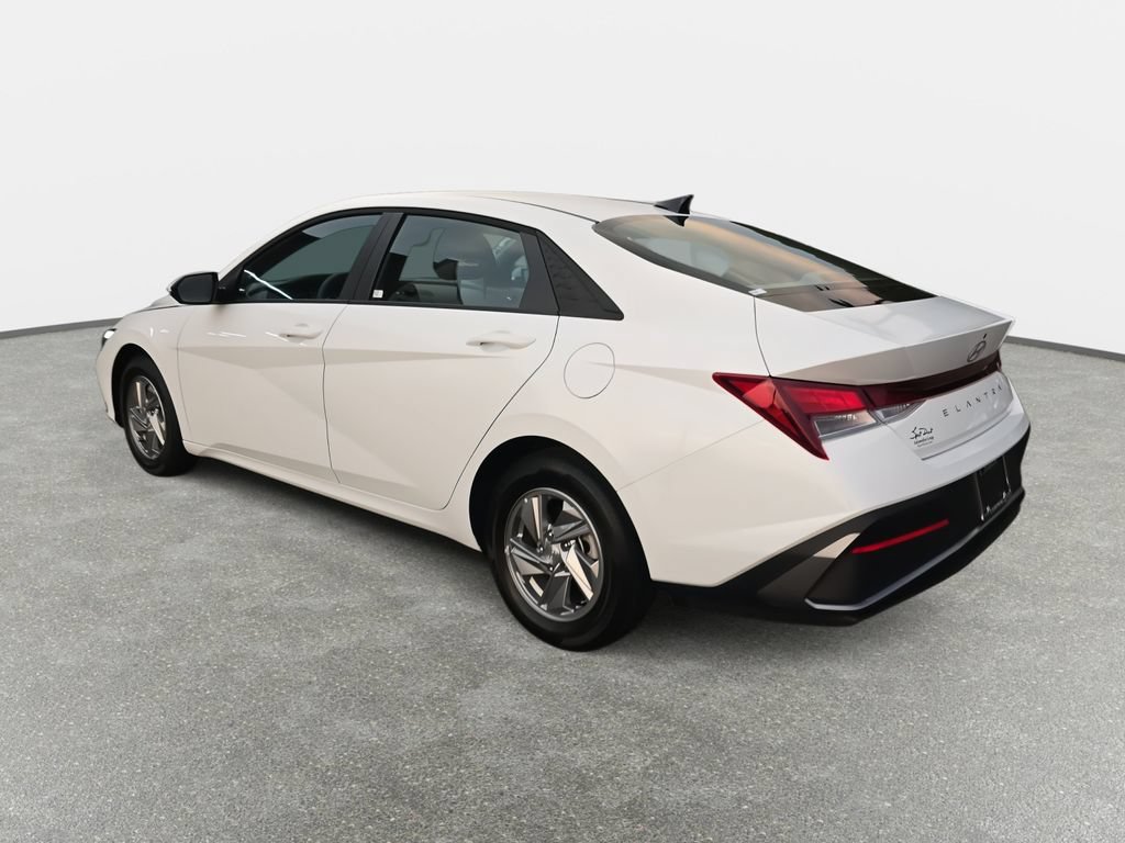 Certified 2026 Hyundai Elantra SE FWD image 7