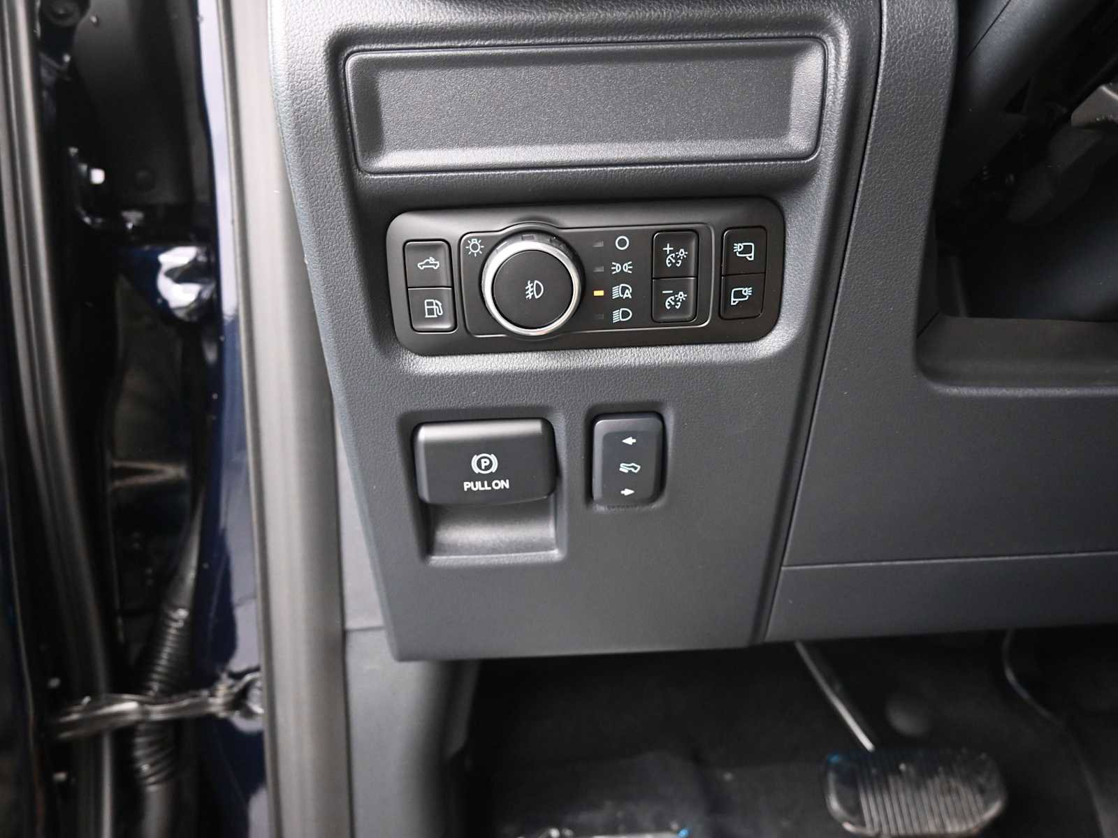 New 2025 Ford F150 Lariat w/ Equipment Group 502A High image 29