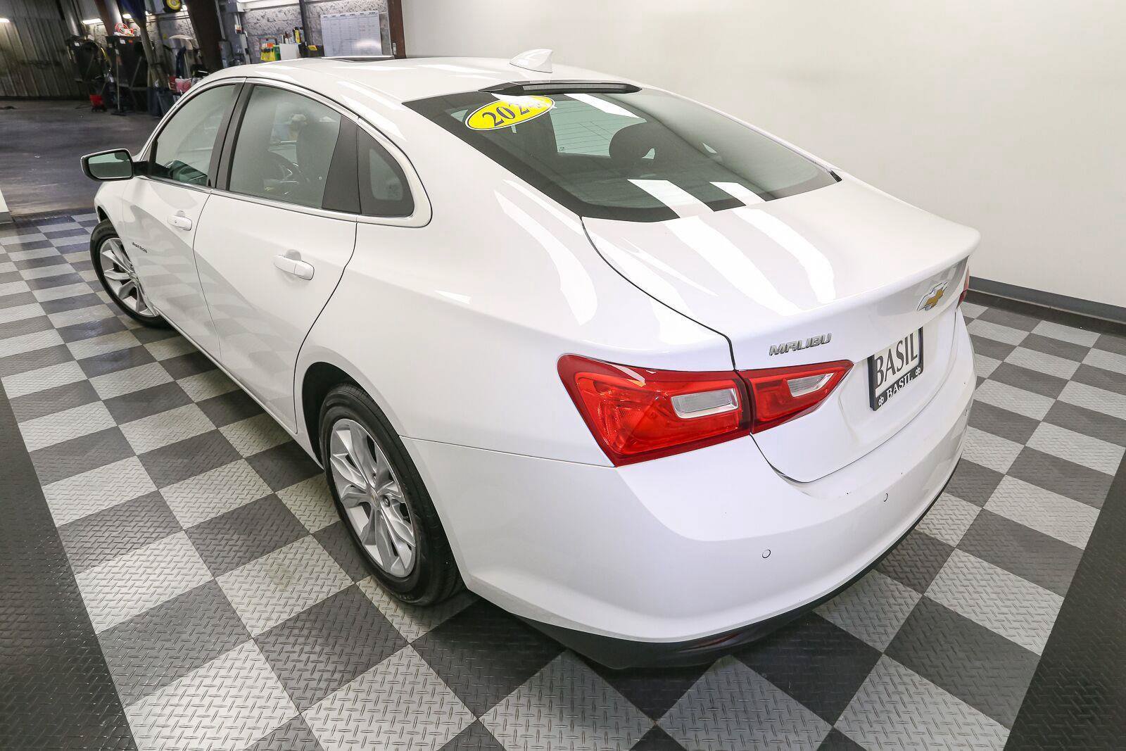 Used 2024 Chevrolet Malibu LT FWD image 10