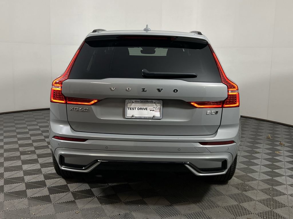 Certified 2025 Volvo XC60 B5 Core w/ Climate Package image 9