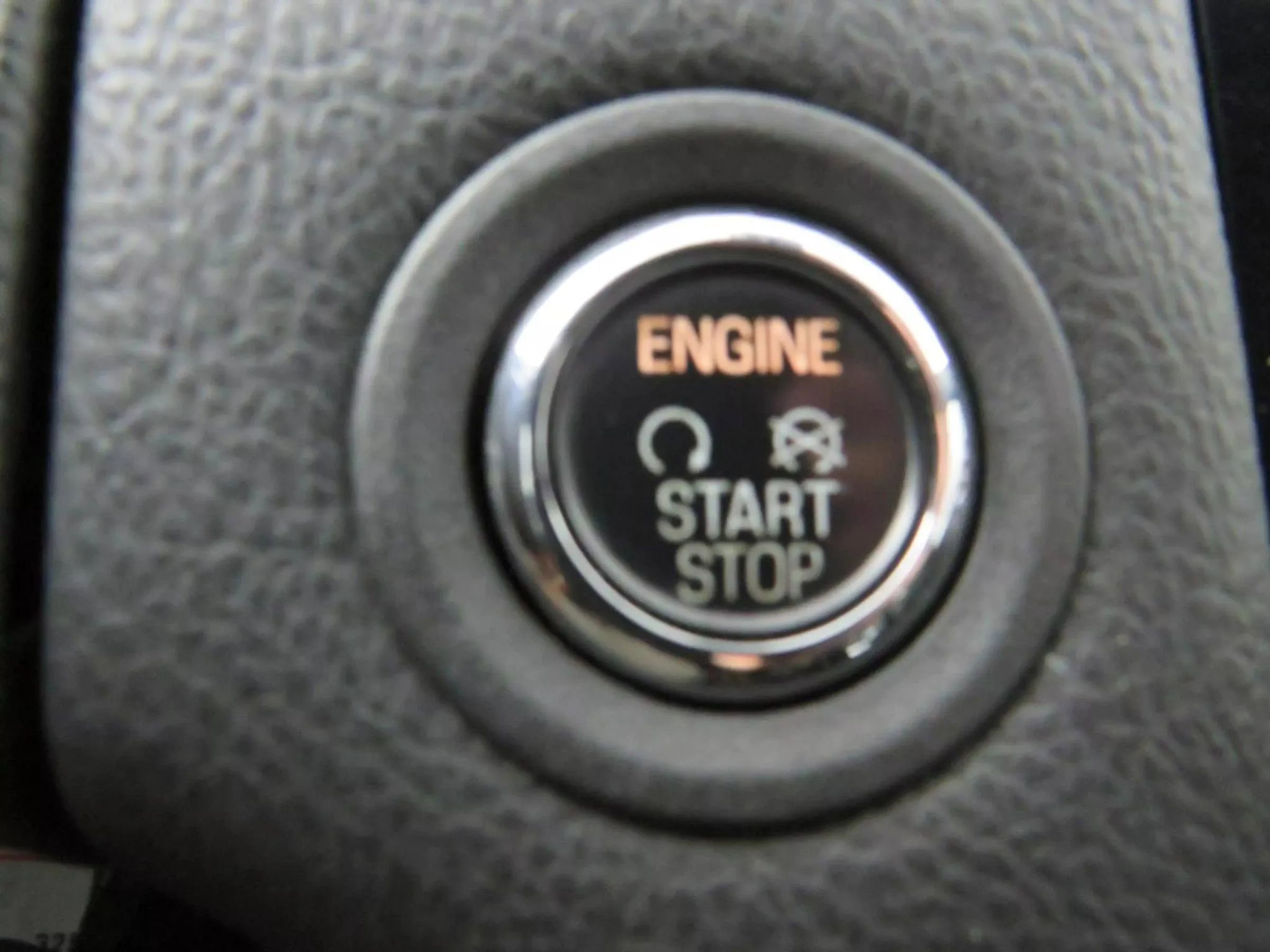 Used 2018 Ford Taurus Limited image 18