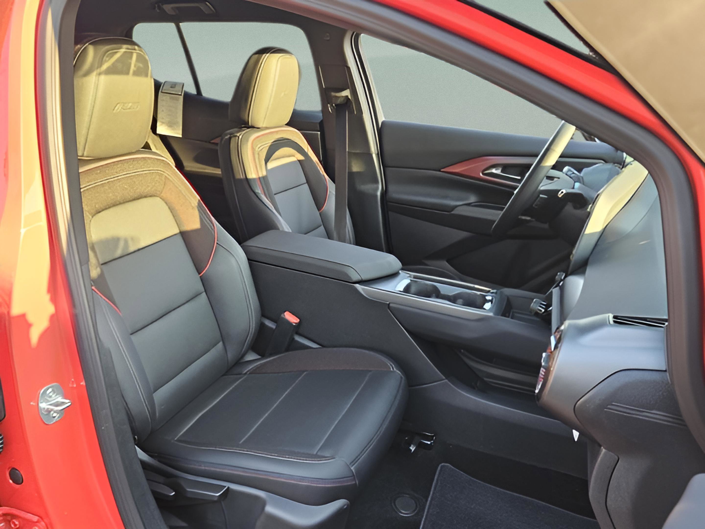 New 2025 Chevrolet Equinox EV RS image 18