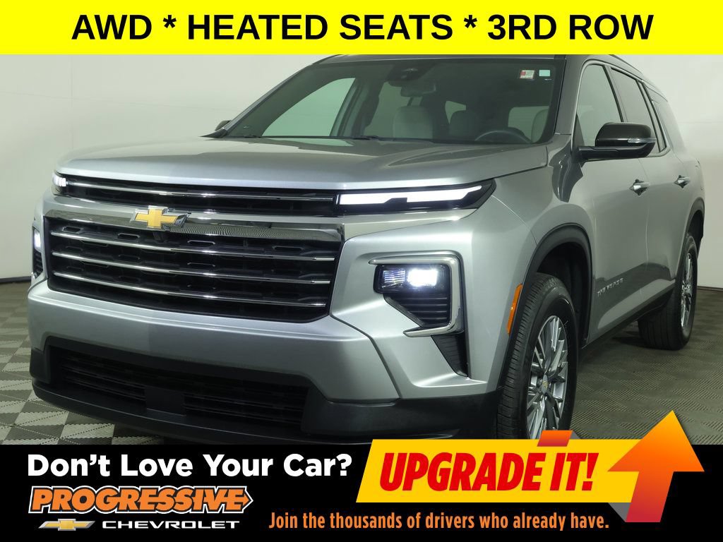 Used 2025 Chevrolet Traverse LT