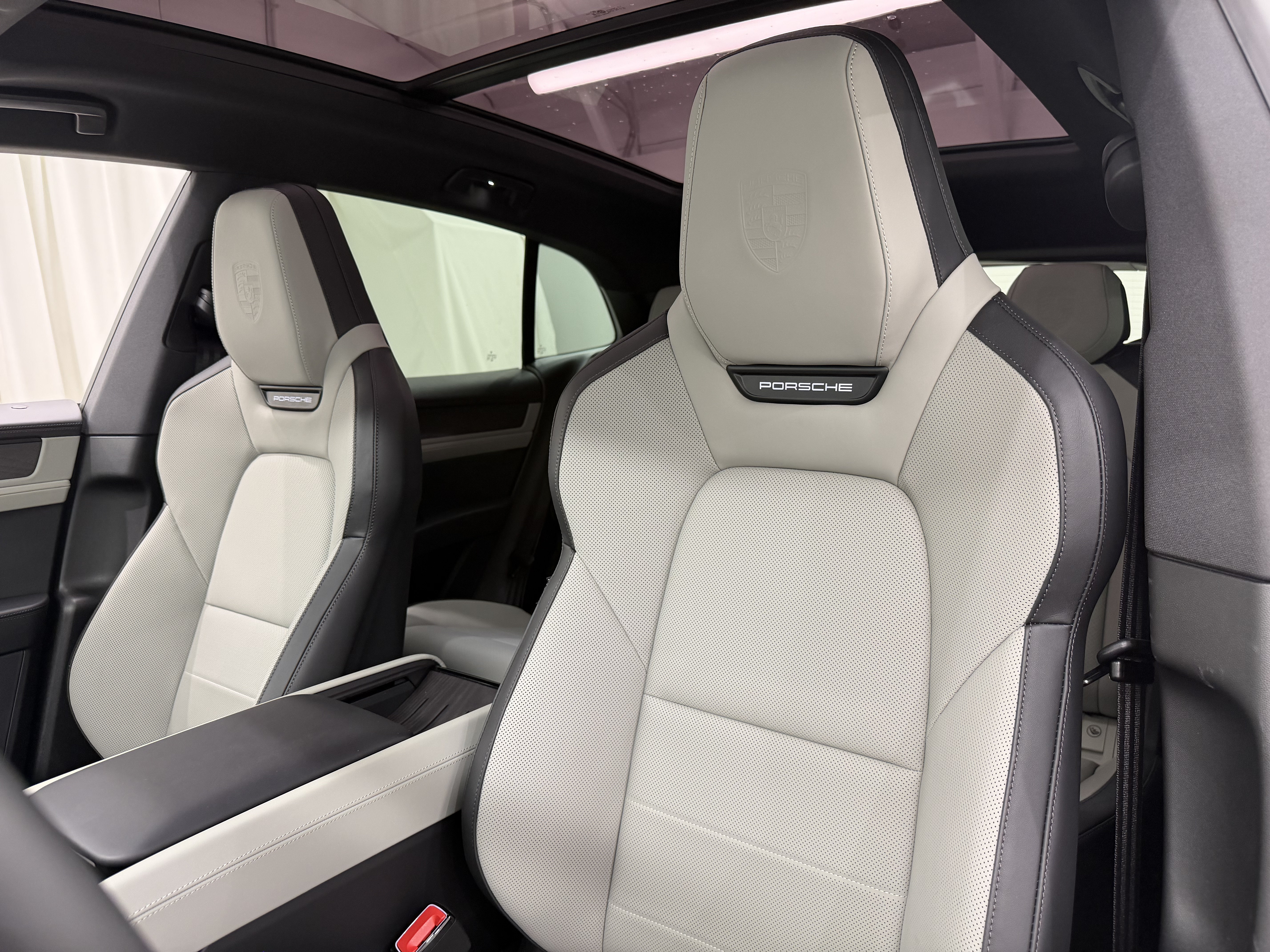 New 2026 Porsche Cayenne Electric AWD/4WD image 35