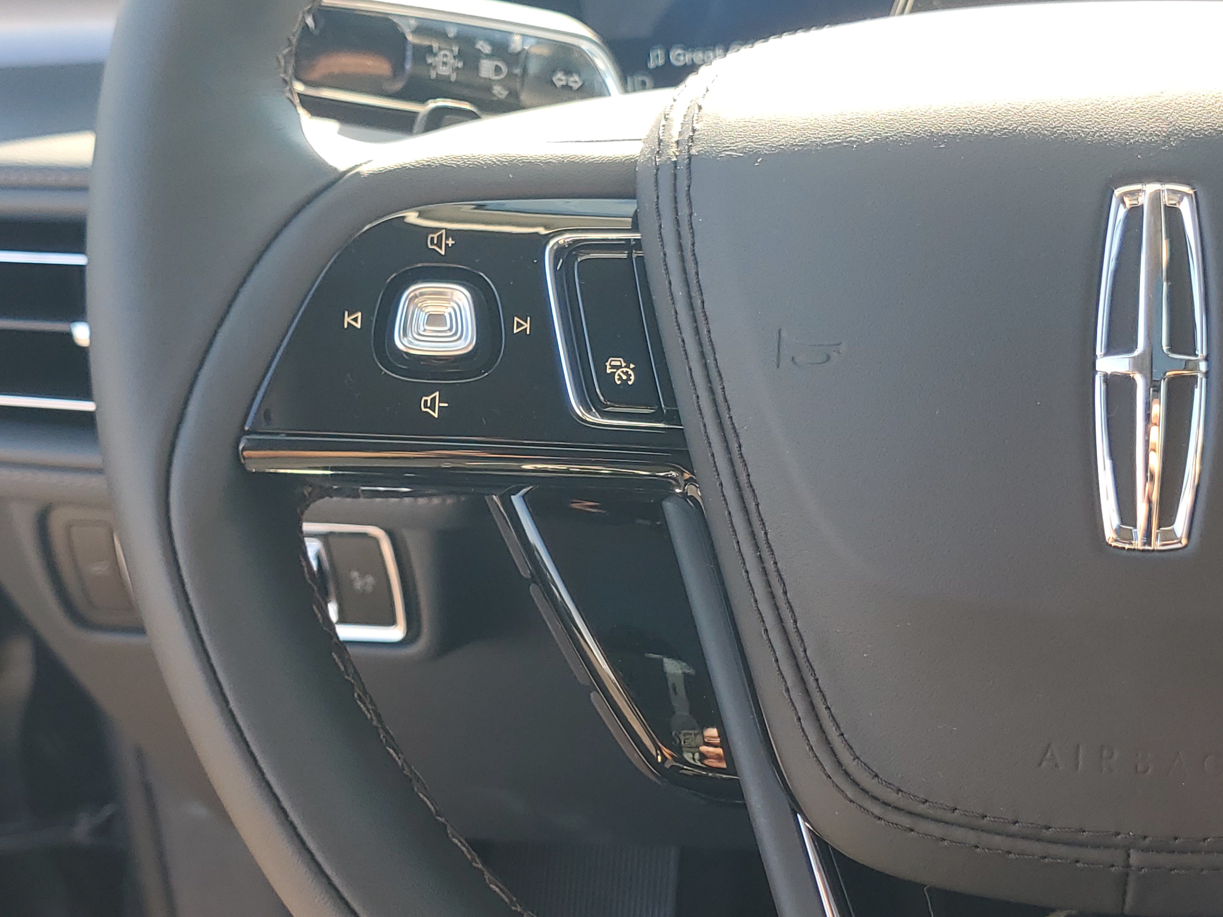 New 2026 Lincoln Aviator AWD image 16