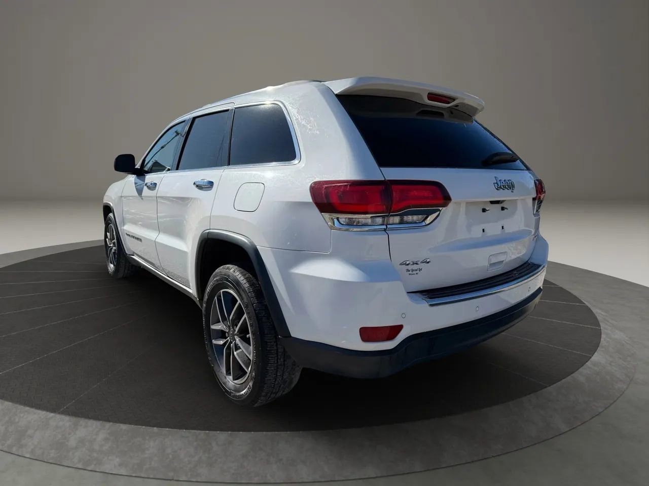 Used 2020 Jeep Grand Cherokee Limited w/ Luxury Group II image 3