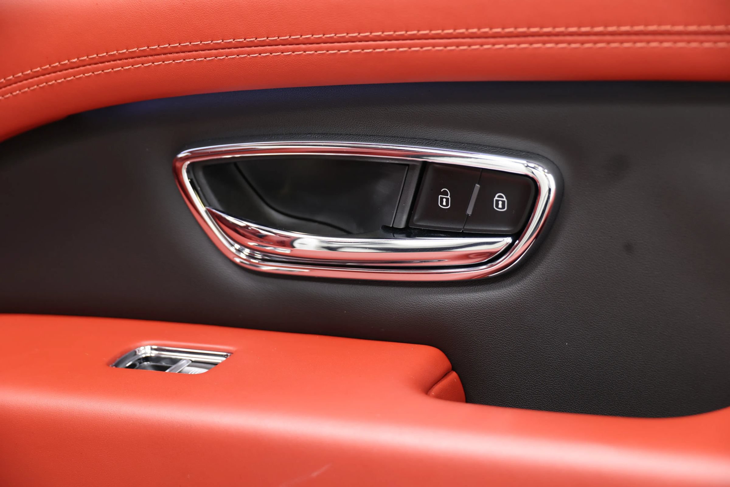 Used 2022 Bentley Bentayga AWD/4WD image 97