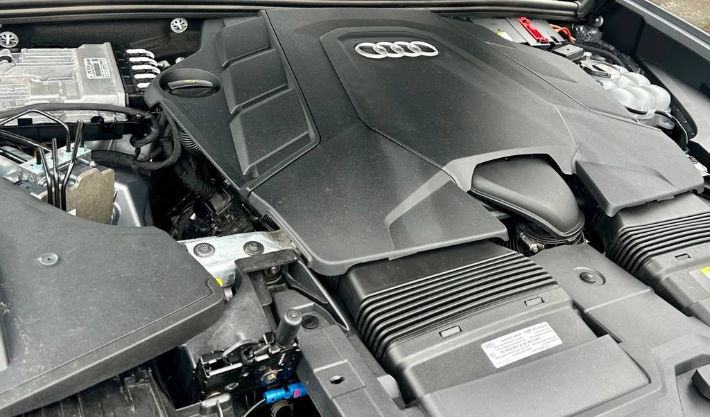 Used 2021 Audi Q8 Premium Plus AWD/4WD image 27