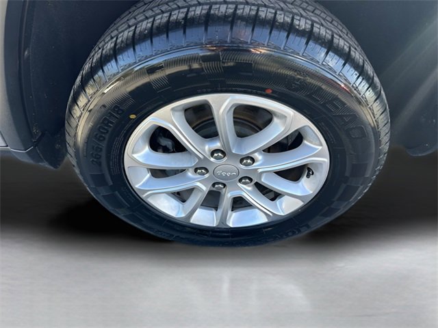 Used 2021 Jeep Grand Cherokee Laredo image 9