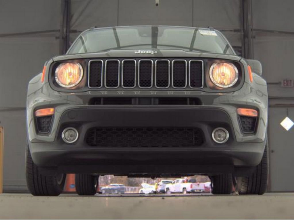 Used 2021 Jeep Renegade Latitude w/ Convenience Group FWD image 3