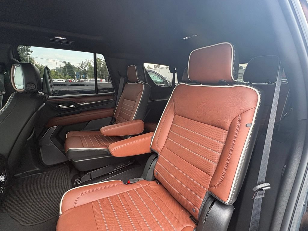 Used 2024 GMC Yukon Denali Ultimate AWD/4WD image 12