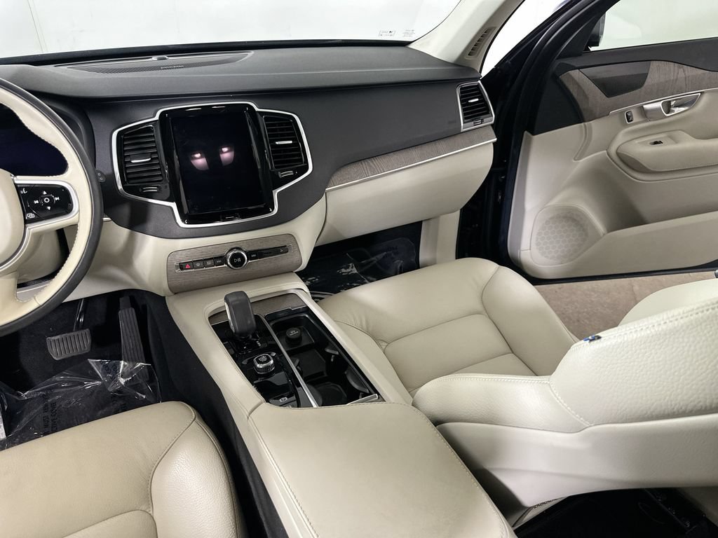 Used 2024 Volvo XC90 B6 Plus AWD/4WD image 19