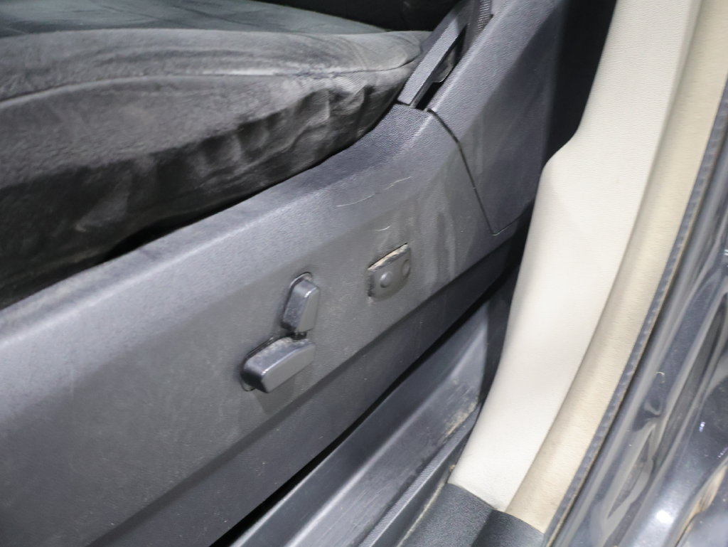 Used 2011 Dodge Grand Caravan Crew w/ Entertainment Group 1 FWD image 12