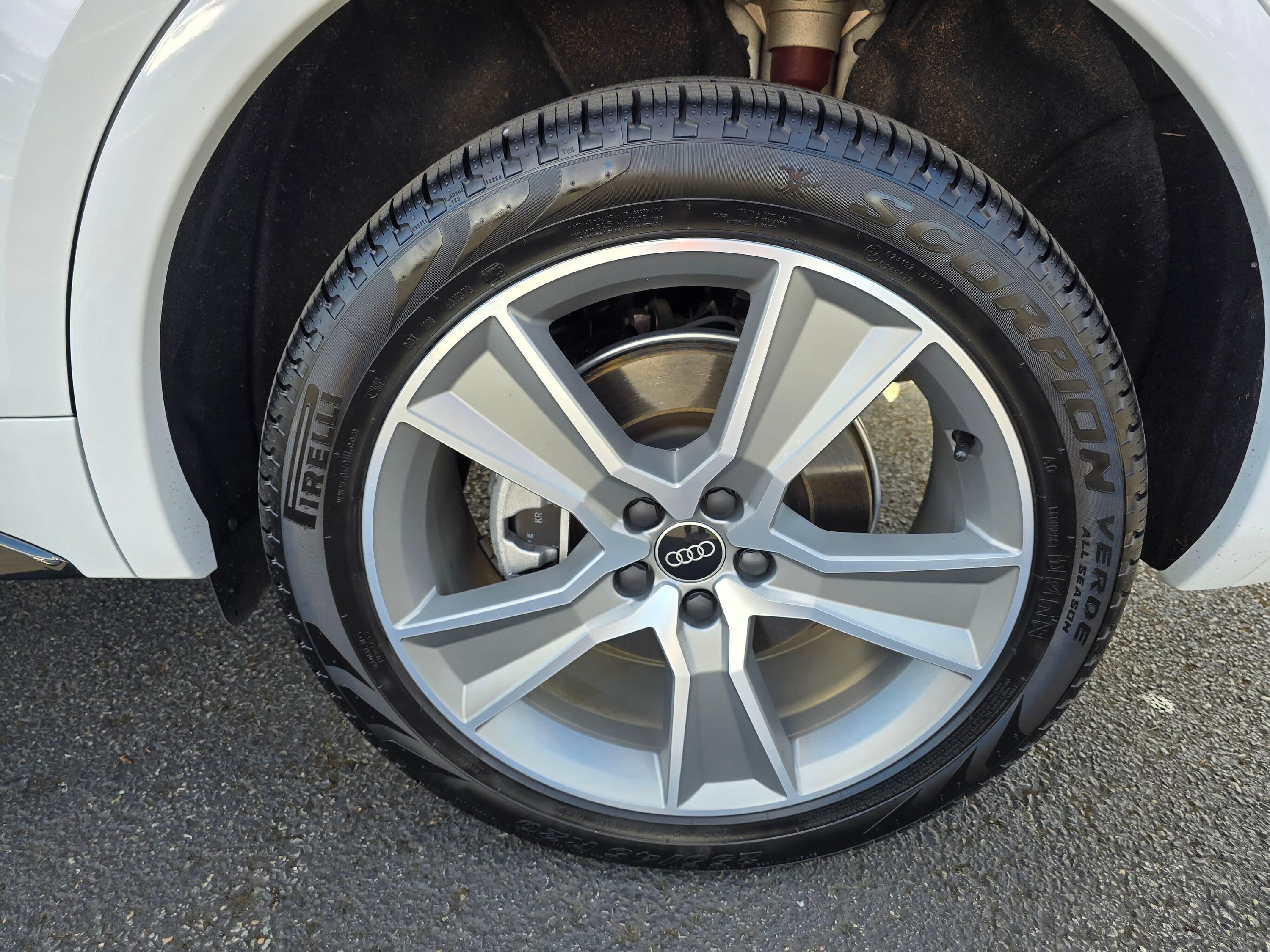 Certified 2025 Audi Q5 2.0T Premium w/ Convenience Plus Package image 22