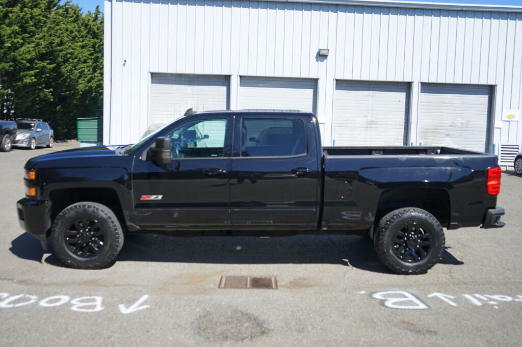 Used 2016 Chevrolet Silverado 2500 LT w/ Midnight Edition image 2